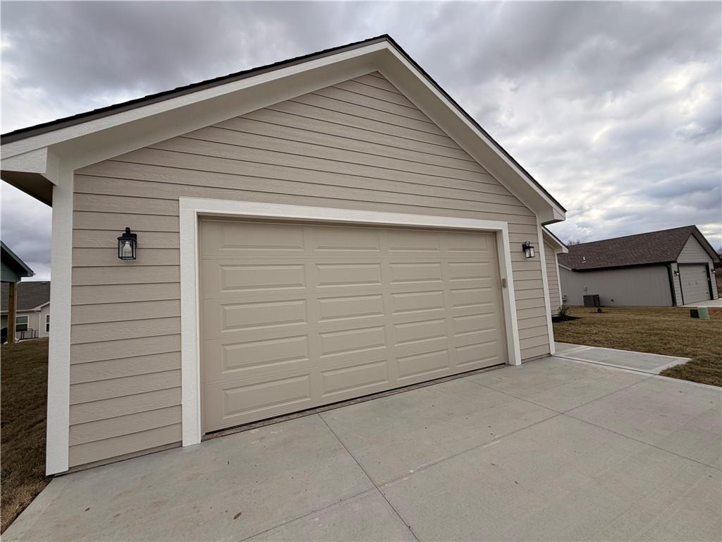 2nd image of 1309 Ne White Oaks Ln, Oak Grove, MO 64075 | MLS# 2633707