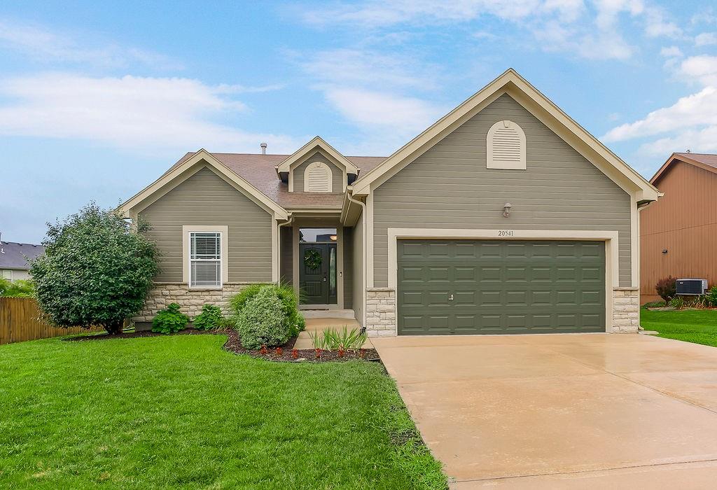 1st image of 20541 W 125th Ter, Olathe, KS 66061 | MLS# 2633721