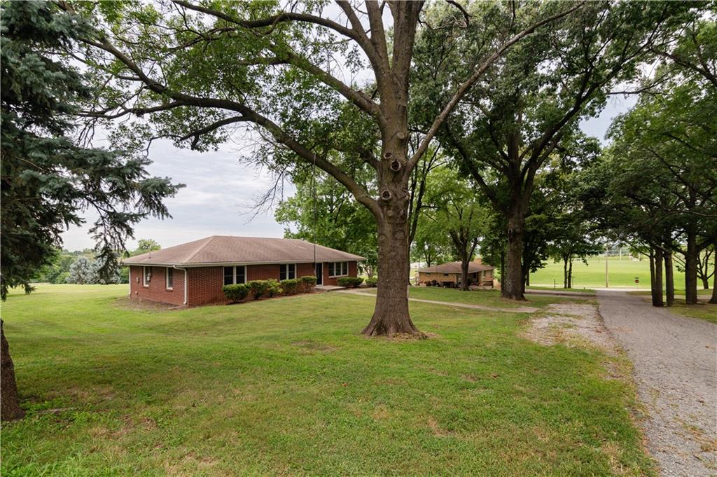 2nd image of 4 Neumann Dr, Atchison, KS 66002 | MLS# 2633723