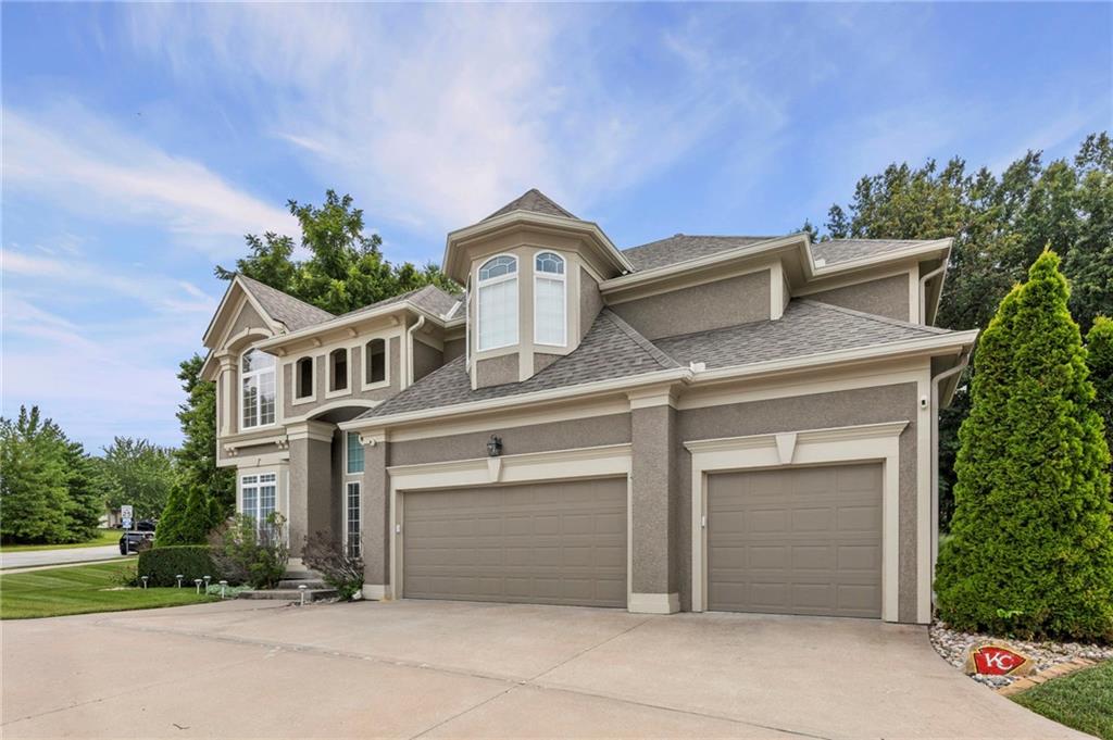 3rd image of 1441 Ne Daltons Ridge Dr, Lees Summit, MO 64064 | MLS# 2633729