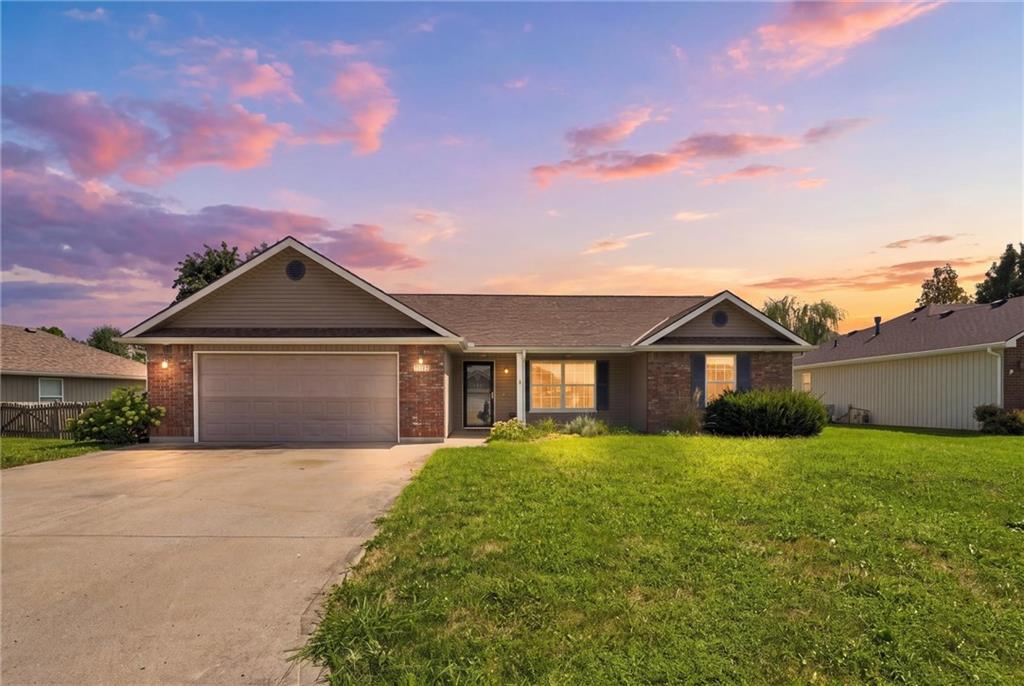2nd image of 413 Graystone Dr, Grain Valley, MO 64029 | MLS# 2633757