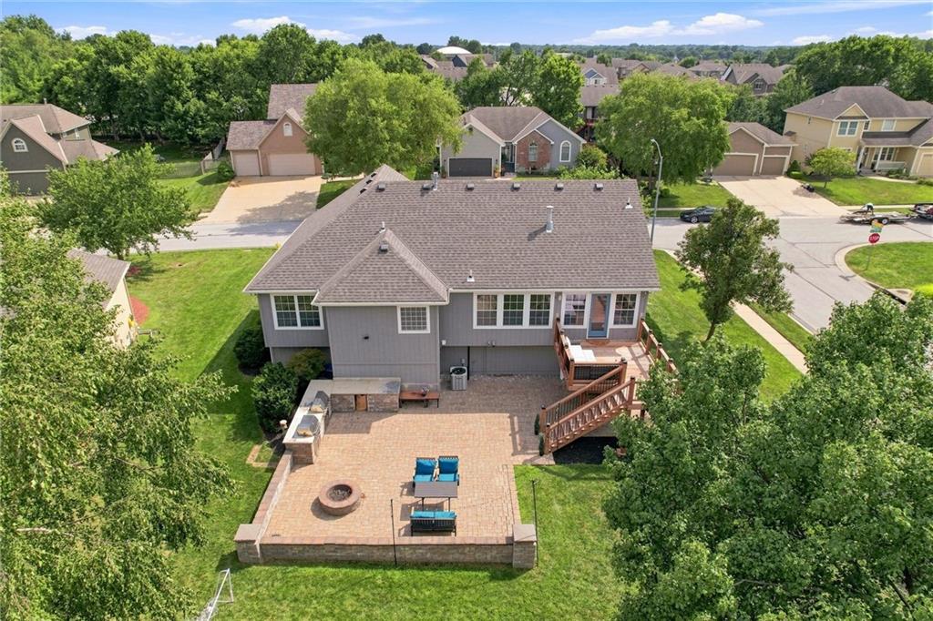 3rd image of 806 Sw 34Th Ter, Lees Summit, MO 64082 | MLS# 2633812