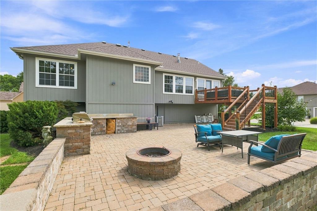 4th image of 806 Sw 34Th Ter, Lees Summit, MO 64082 | MLS# 2633812