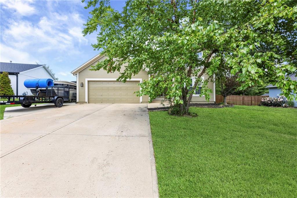 2nd image of 21240 W 226th St, Spring Hill, KS 66083 | MLS# 2633816