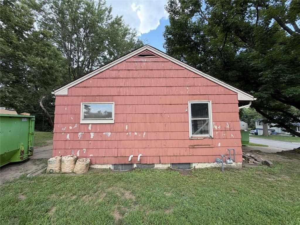 2nd image of 5401 Smalley Ave, Kansas City, MO 64129 | MLS# 2633868