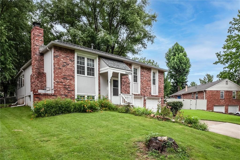 2nd image of 2409 Nw Salem Ct, Blue Springs, MO 64015 | MLS# 2633935