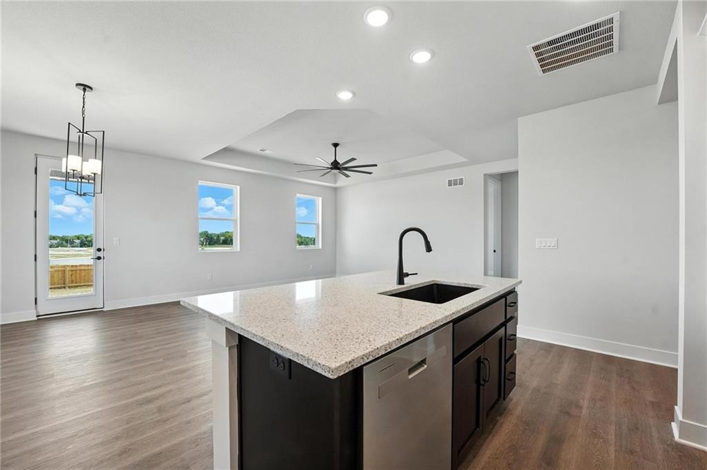 4th image of 1395 N 163Rd Cir, Basehor, KS 66007 | MLS# 2633964