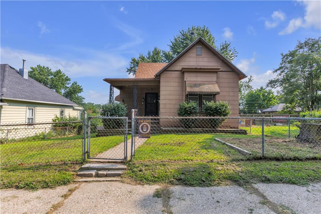 1st image of 2012 Highly St, St Joseph, MO 64501 | MLS# 2633969