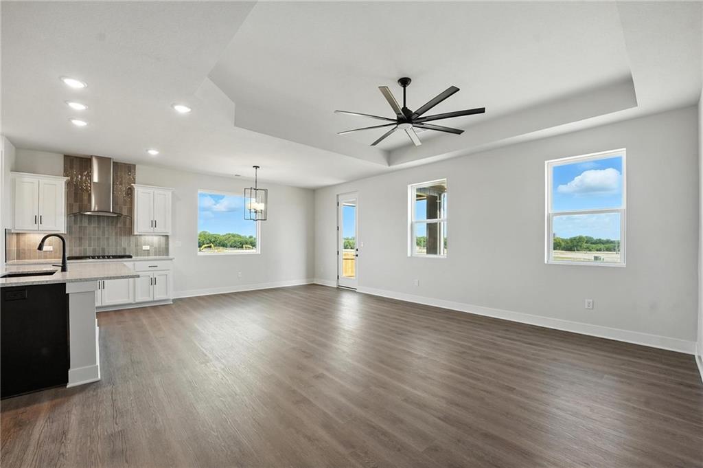 1st image of 1415 N 163rd Cir, Basehor, KS 66007 | MLS# 2633972