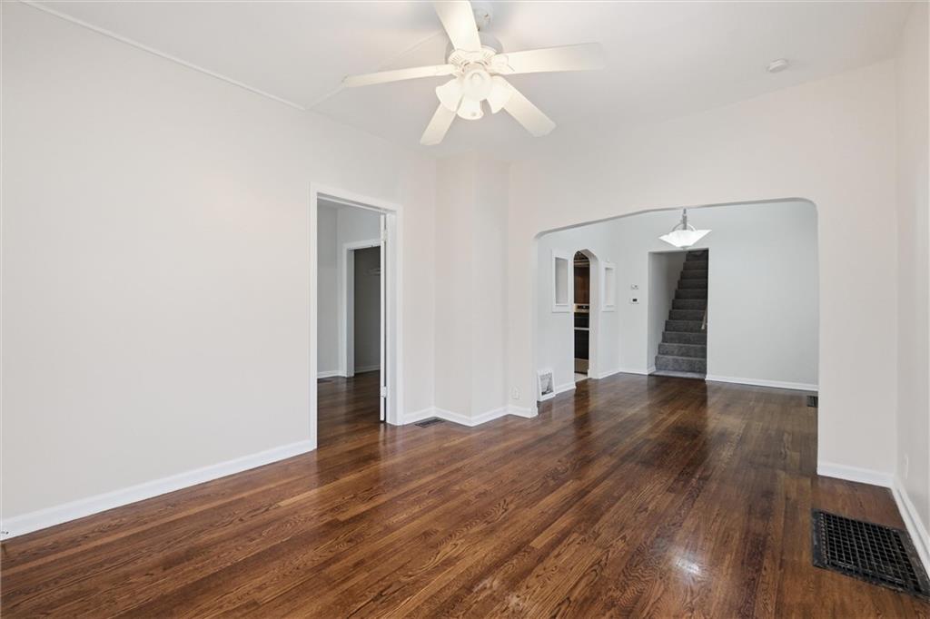 4th image of 6033 Harrison St, Kansas City, MO 64110 | MLS# 2633998