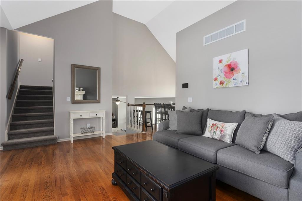 5th image of 10904 N Manchester Ave, Kansas City, MO 64157 | MLS# 2634002