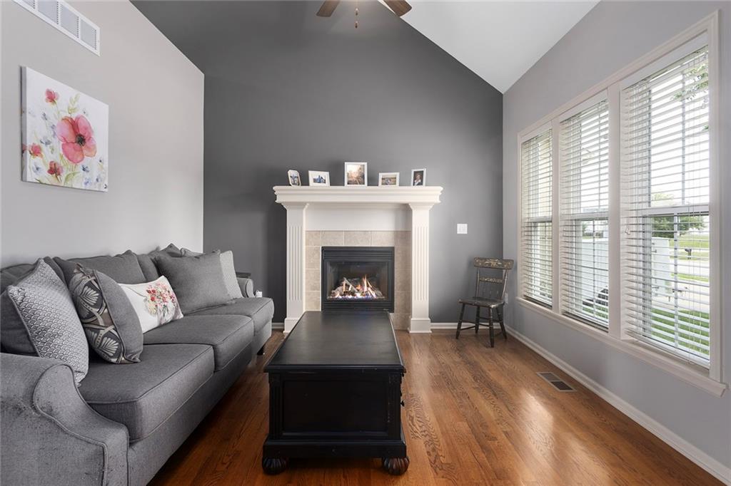4th image of 10904 N Manchester Ave, Kansas City, MO 64157 | MLS# 2634002