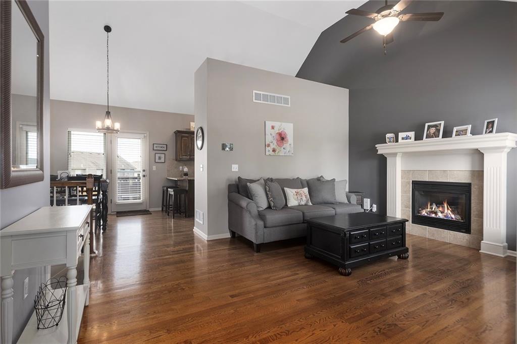 3rd image of 10904 N Manchester Ave, Kansas City, MO 64157 | MLS# 2634002