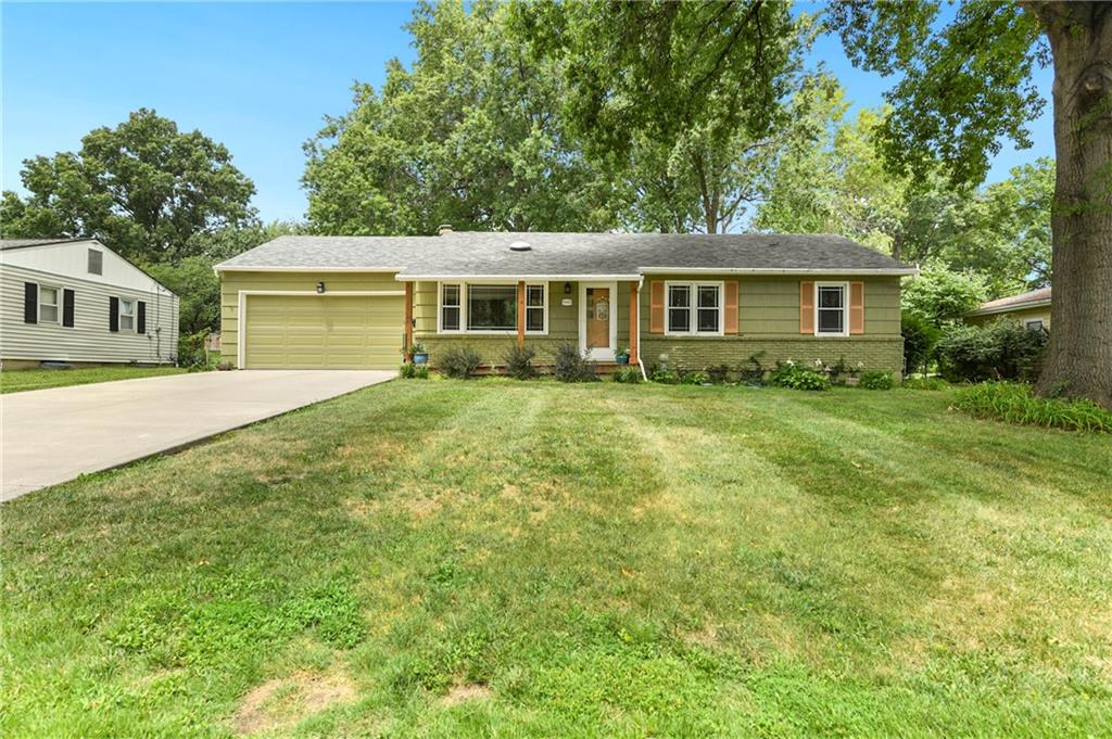 1st image of 9900 E 77th St, Raytown, MO 64138 | MLS# 2634011