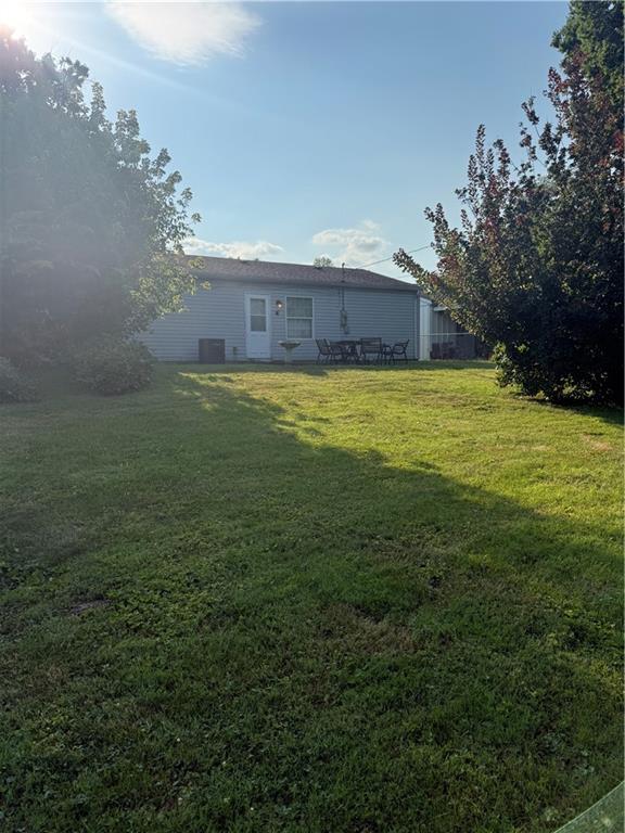 3rd image of 3303 Sioux Ln, Saint Joseph, MO 64503 | MLS# 2634018