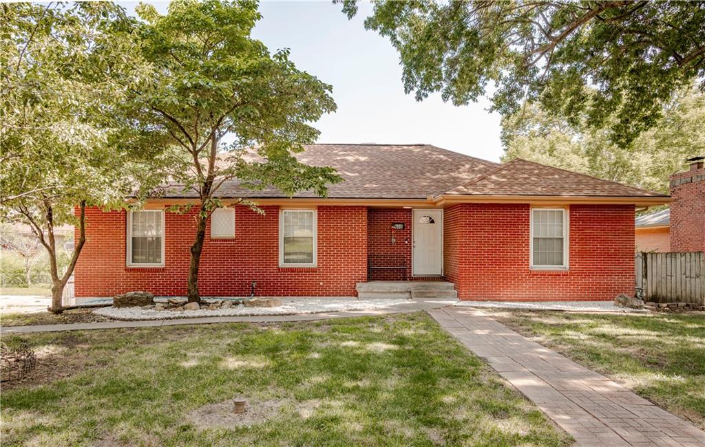 1st image of 600 E Linwood Ter, Independence, MO 64055 | MLS# 2634028