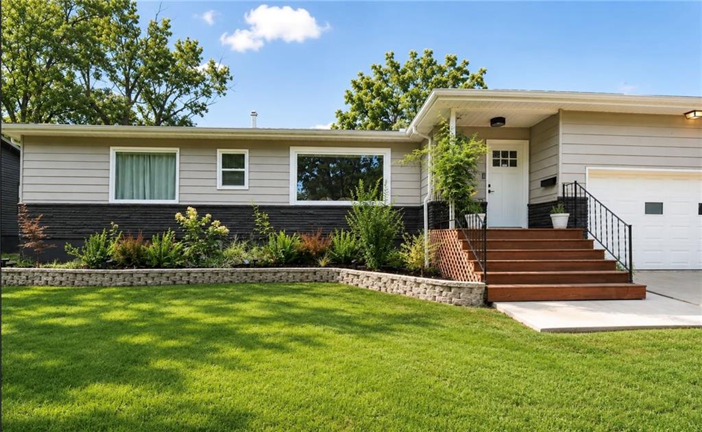 1st image of 302 Se Corder St, Lee's Summit, MO 64063 | MLS# 2634029