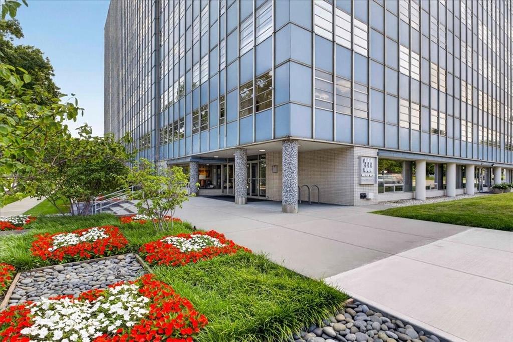 1st image of 333 W Meyer Blvd #714, Kansas City, MO 64113 | MLS# 2634032