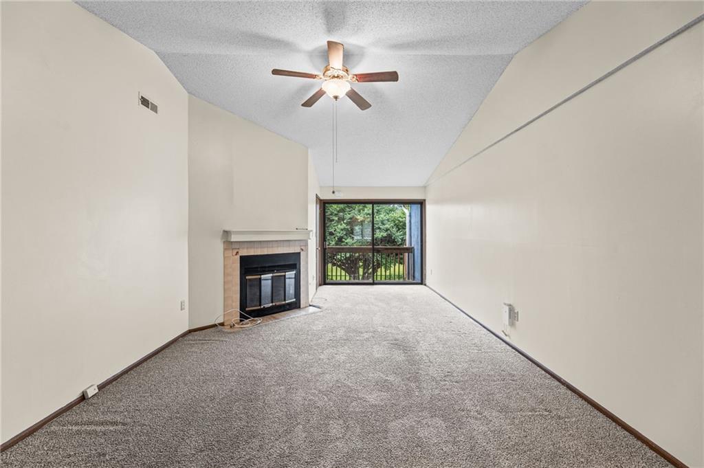 2nd image of 8143 Holmes Rd #201, Kansas City, MO 64131 | MLS# 2634071