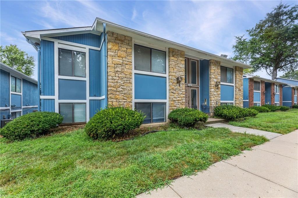 1st image of 8143 Holmes Rd #201, Kansas City, MO 64131 | MLS# 2634071