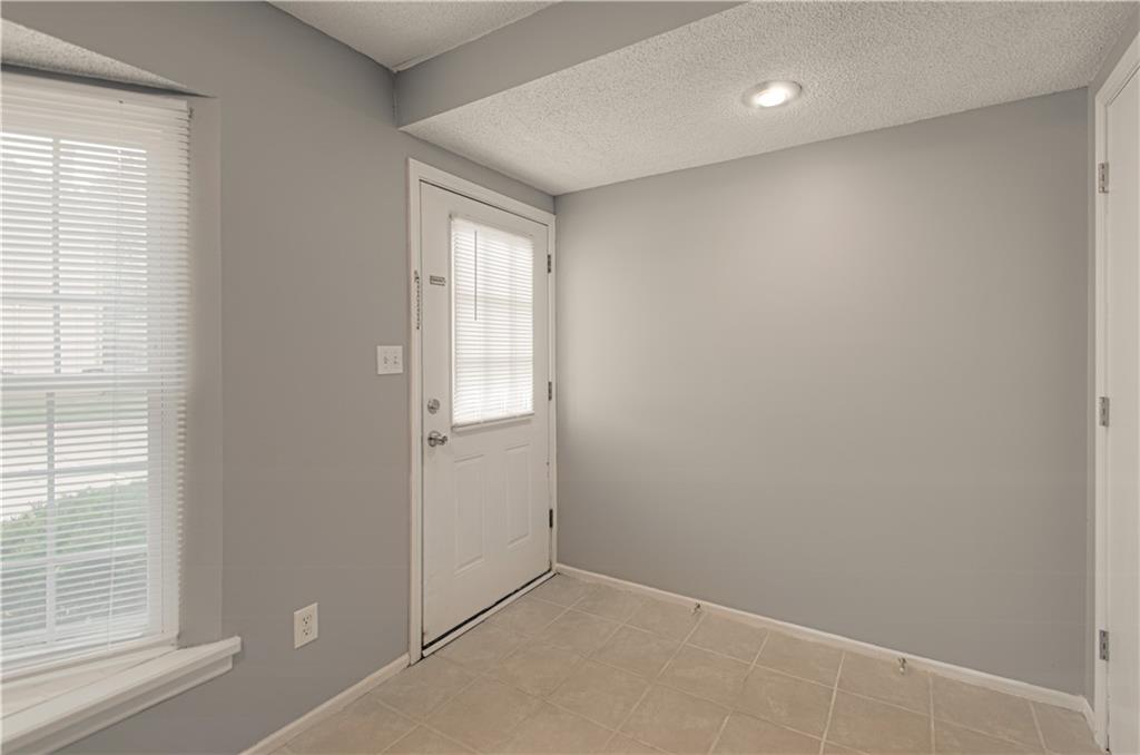 5th image of 727 Sw Liggett Rd #B, Blue Springs, MO 64015 | MLS# 2634075