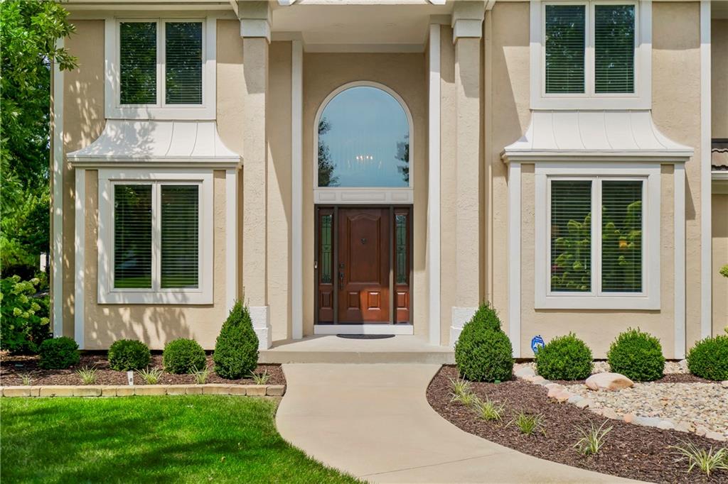 4th image of 1824 Summit Valley Dr, Lee's Summit, MO 64081 | MLS# 2634077