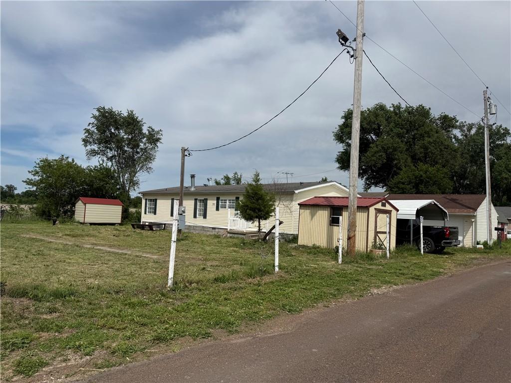 1st image of 3317 Christie Lane Rd, St Joseph, MO 64504 | MLS# 2634080