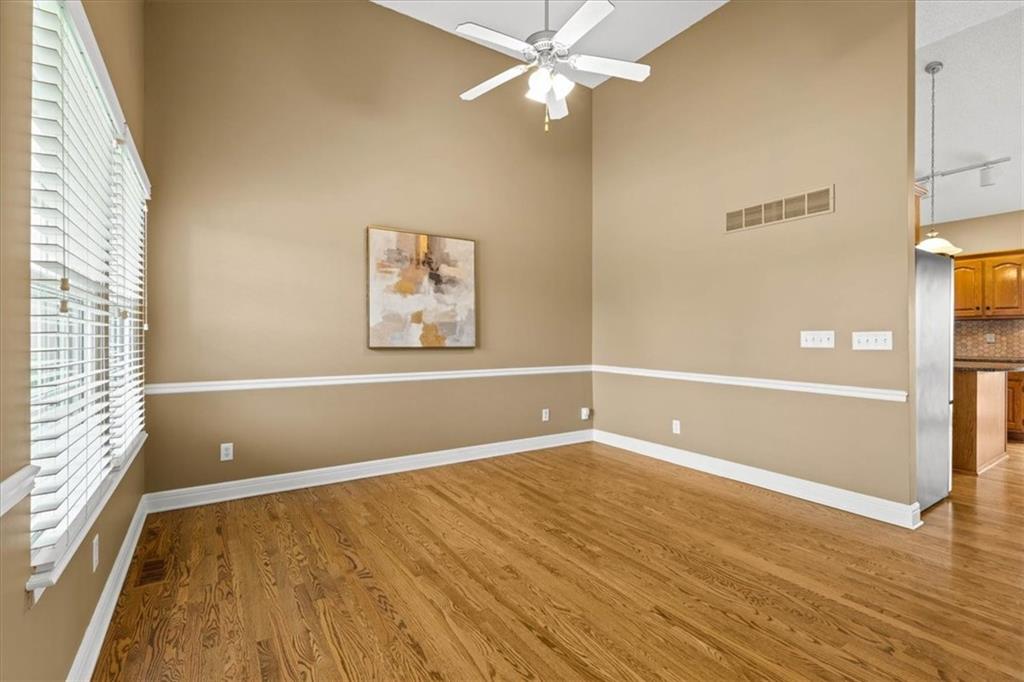 2nd image of 1637 Se Dalton Dr, Lees Summit, MO 64081 | MLS# 2634090