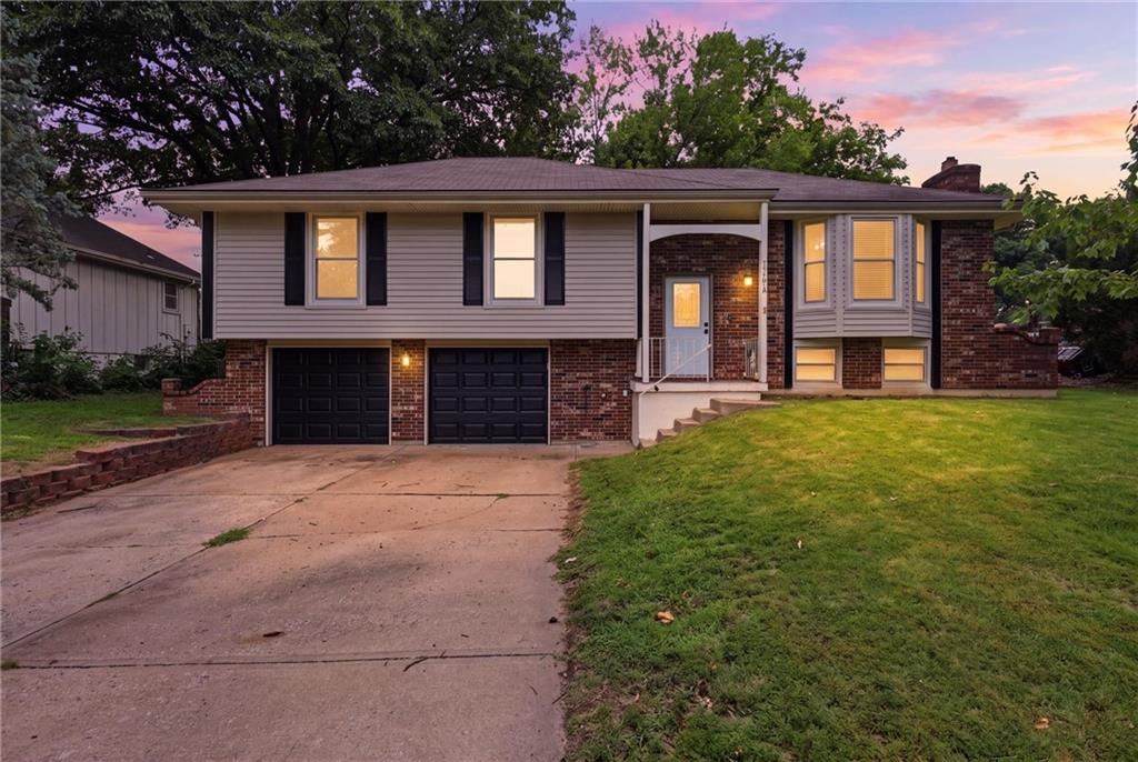 2nd image of 1104 Se Alice St, Blue Springs, MO 64014 | MLS# 2634101