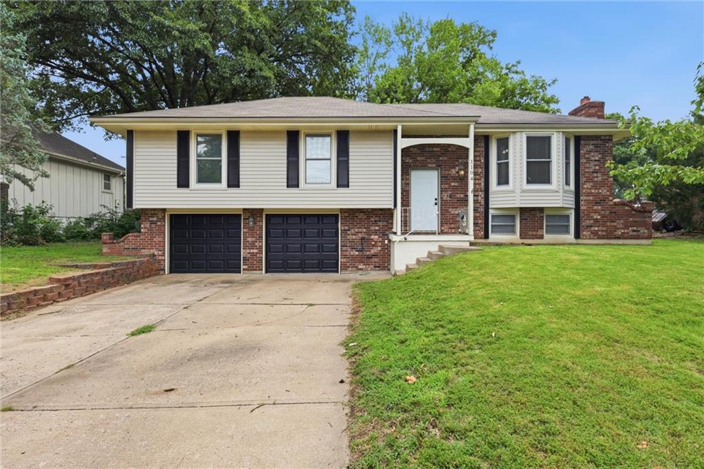1st image of 1104 Se Alice St, Blue Springs, MO 64014 | MLS# 2634101