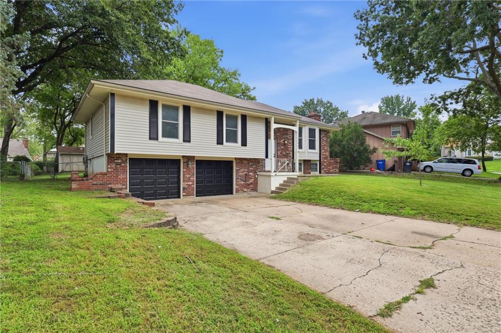 4th image of 1104 Se Alice St, Blue Springs, MO 64014 | MLS# 2634101