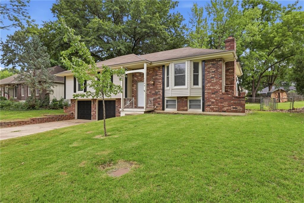5th image of 1104 Se Alice St, Blue Springs, MO 64014 | MLS# 2634101