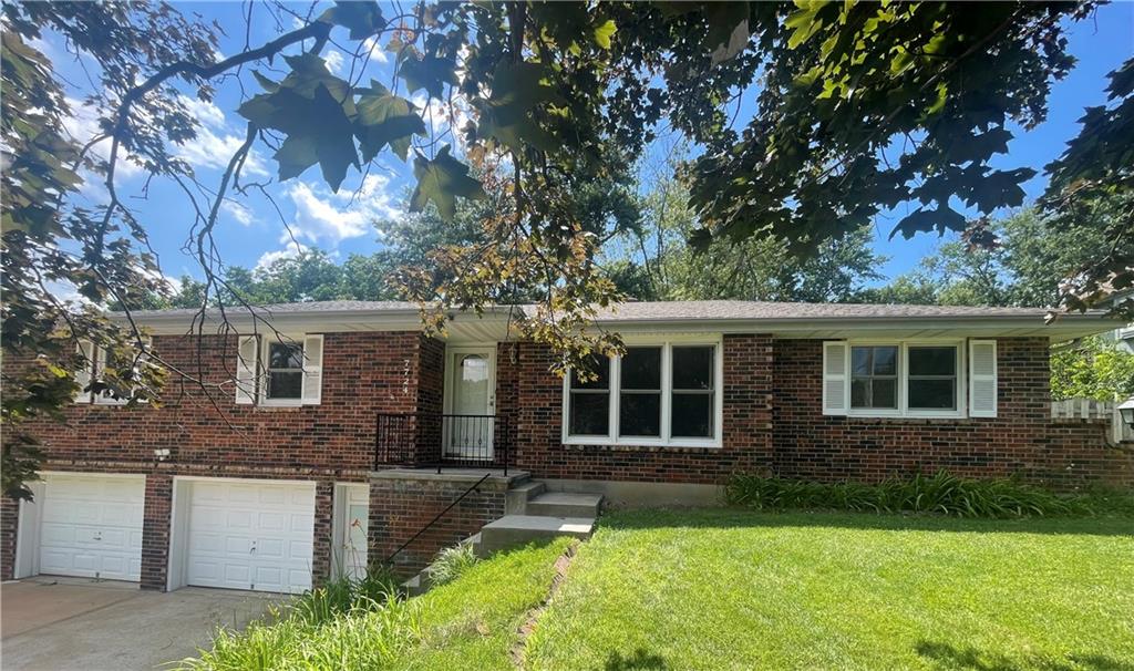 1st image of 7724 Nw Eastside Dr, Kansas City, MO 64152 | MLS# 2634116