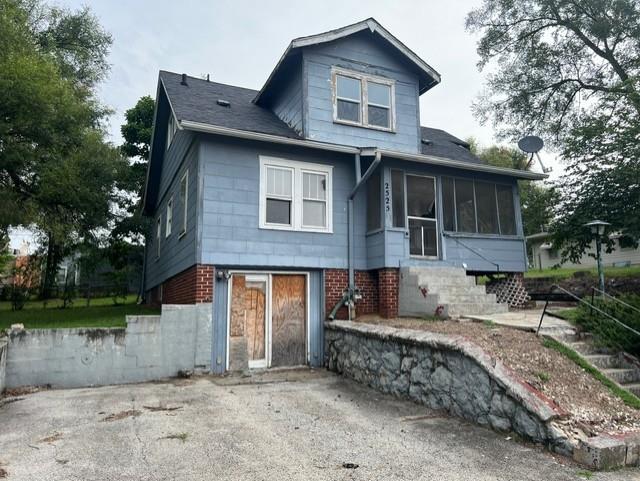 1st image of 2525 Angelique St, Saint Joseph, MO 64501 | MLS# 2634119