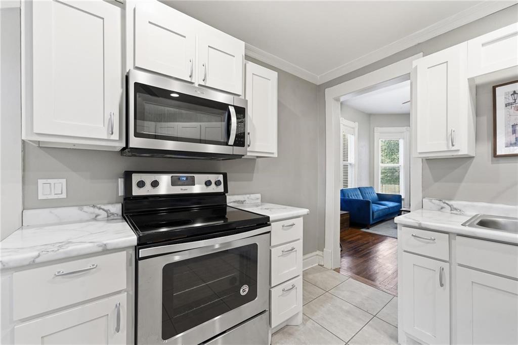 2nd image of 327 Maple Blvd, Kansas City, MO 64124 | MLS# 2634153