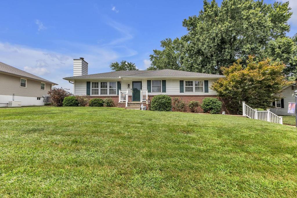 2nd image of 5001 Stonecrest Ter, Saint Joseph, MO 64506 | MLS# 2634156