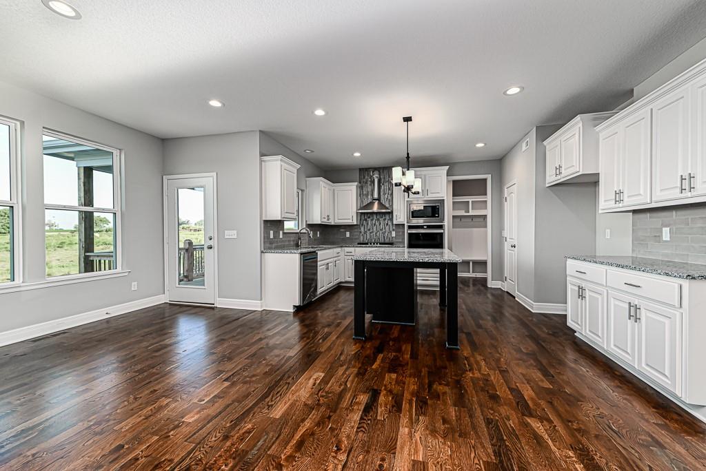 2nd image of 15635 Austin Ct, Basehor, KS 66007 | MLS# 2634164