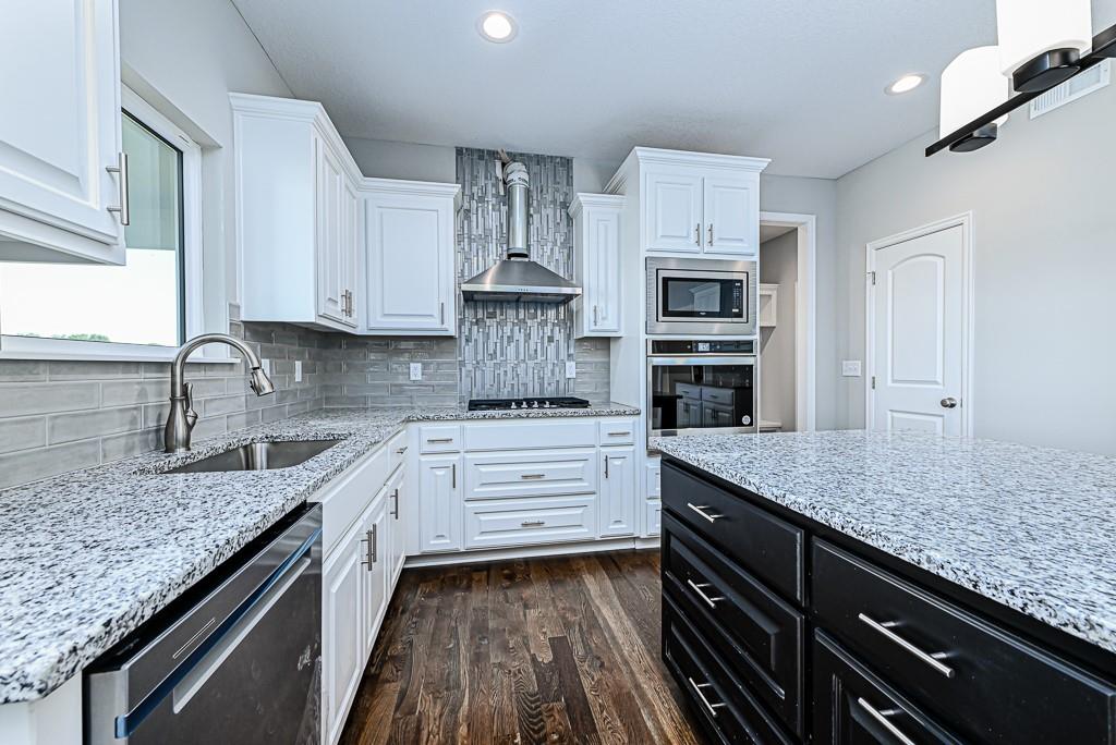 4th image of 15635 Austin Ct, Basehor, KS 66007 | MLS# 2634164