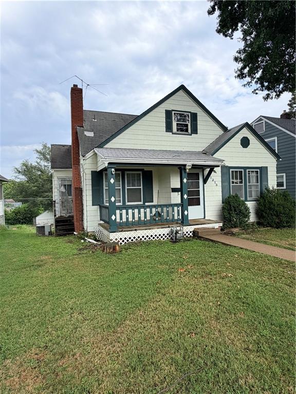 2nd image of 1213 Central St, Leavenworth, KS 66048 | MLS# 2634171