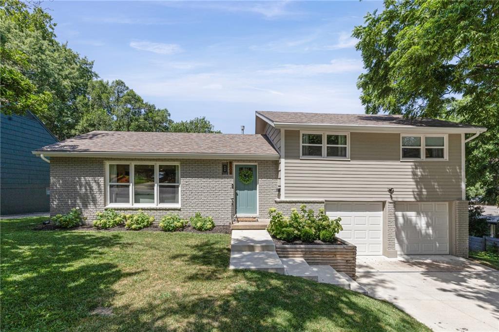 1st image of 8802 Belleview Ave, Kansas City, MO 64114 | MLS# 2634196