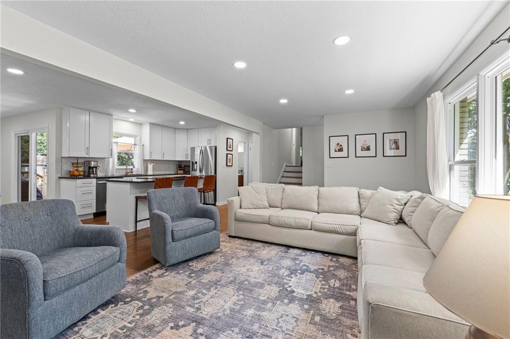 4th image of 8802 Belleview Ave, Kansas City, MO 64114 | MLS# 2634196