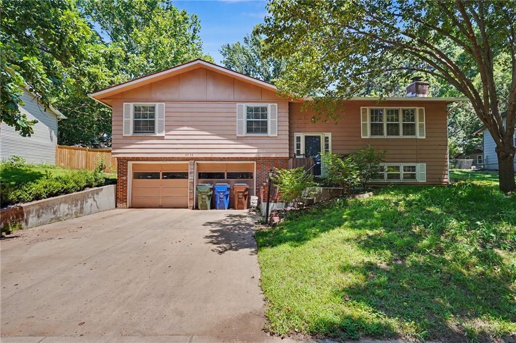 2nd image of 2920 Yellowstone Dr, Lawrence, KS 66047 | MLS# 2634200