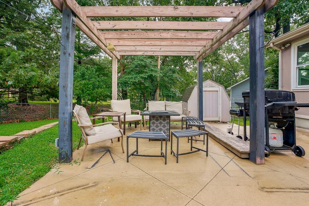 35th image of 1100 S 14th St, Leavenworth, KS 66048 | MLS# 2634204
