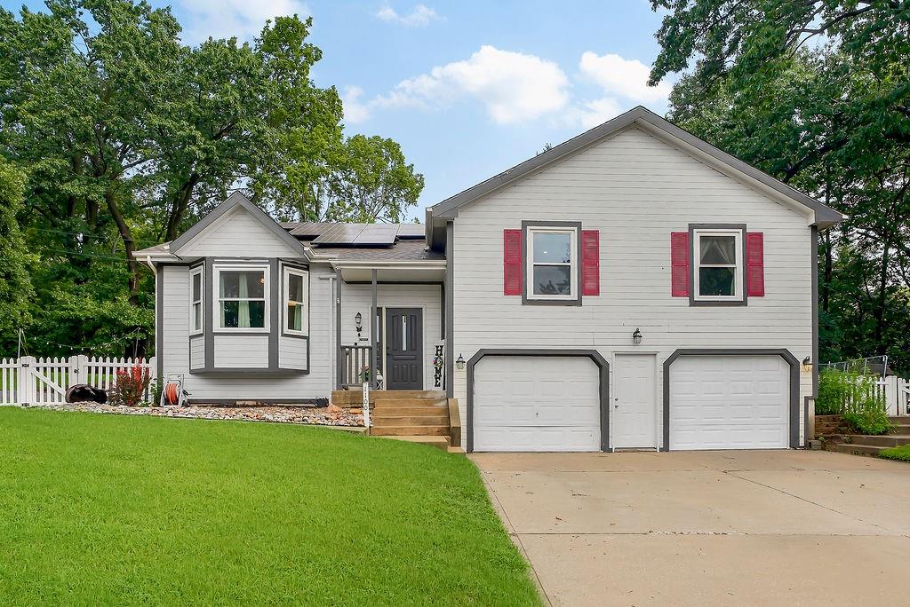 1st image of 1100 S 14th St, Leavenworth, KS 66048 | MLS# 2634204