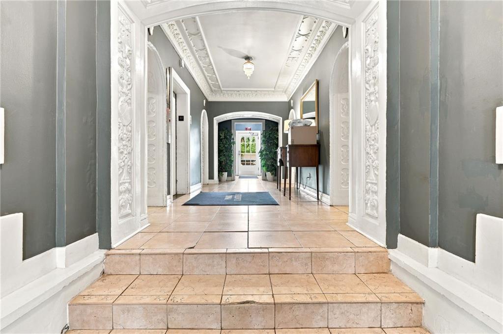 2nd image of 309 E Emanuel Cleaver Blvd #404, Kansas City, MO 64112 | MLS# 2634207