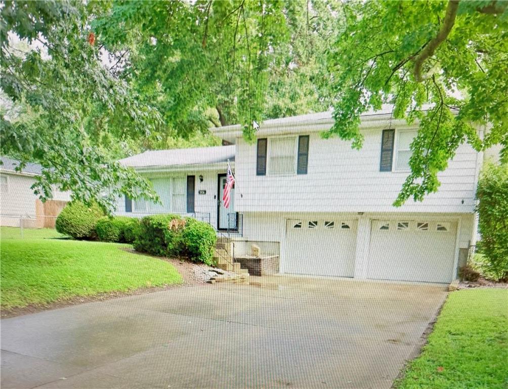 1st image of 1916 Osage St, Leavenworth, KS 66048 | MLS# 2634208