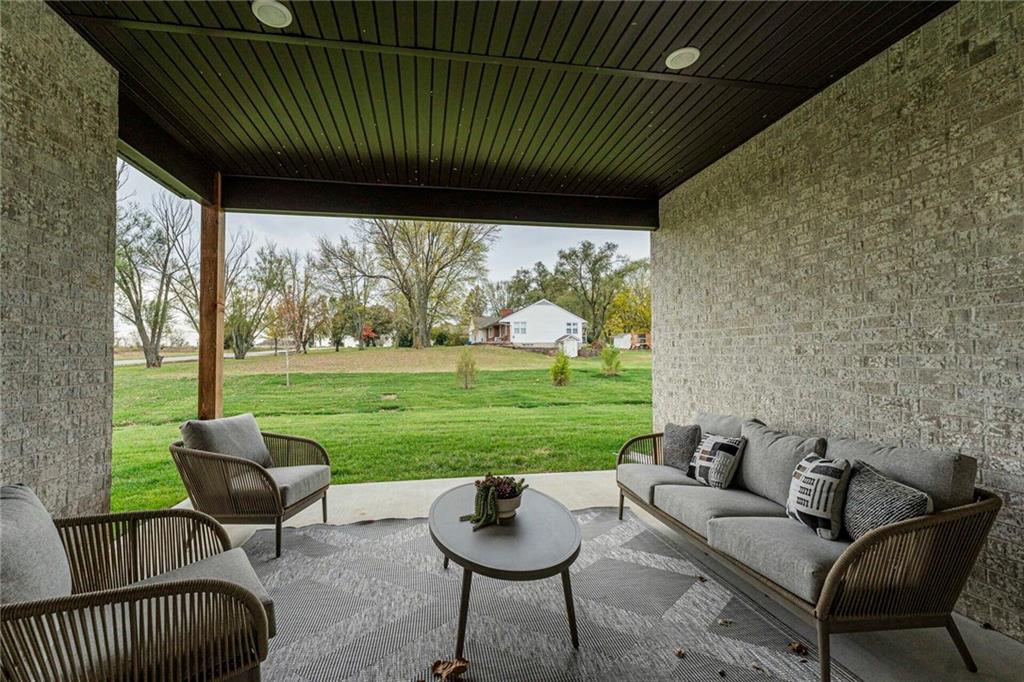 2nd image of 18520 W 195th Ter, Spring Hill, KS 66083 | MLS# 2634212