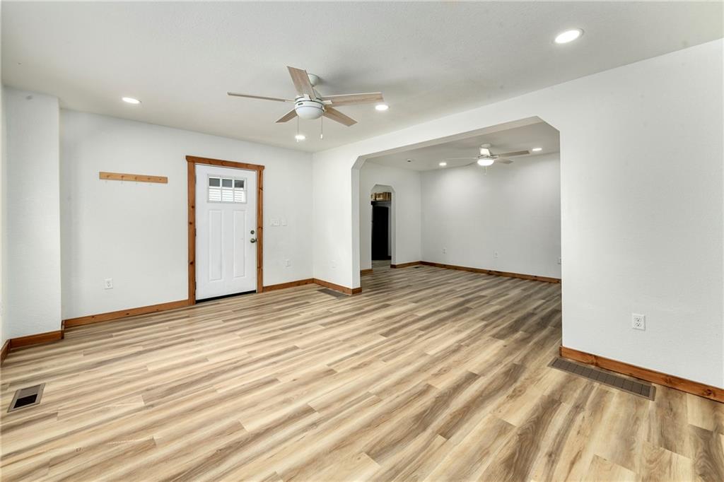 2nd image of 1122 2nd Ave, Leavenworth, KS 66048 | MLS# 2634226