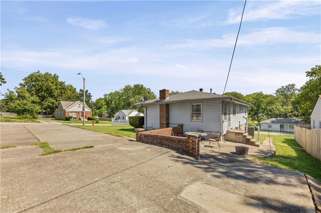 Photo 5 of Single family home for sale at 2619 NE 47th Terrace, Kansas City, MO 64117 | MLS# 2634236 | Listing updated on 2026-09-06