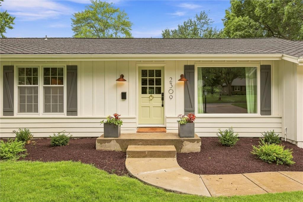 2nd image of 2309 W 104th St, Leawood, KS 66206 | MLS# 2634276